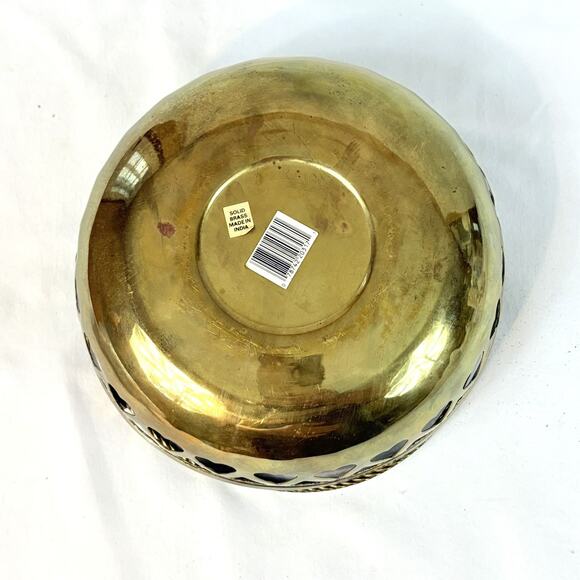 Vintage Solid Brass Pierced Open Heart Basket Bowl with Handle 7.5” Diameter - Picture 4 of 5